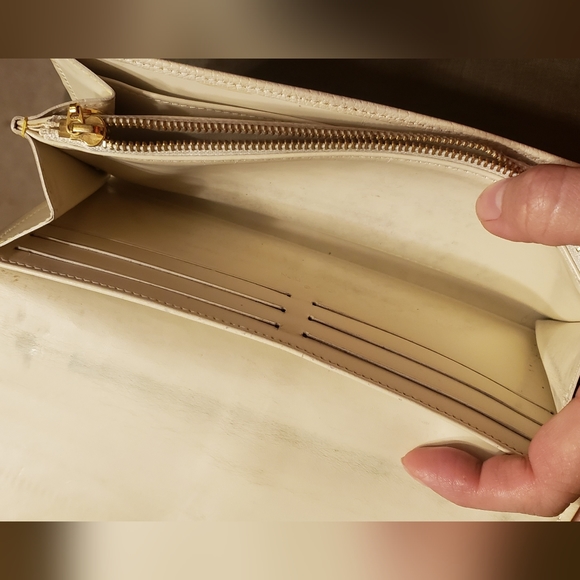 Louis Vuitton wallet - Picture 8 of 17